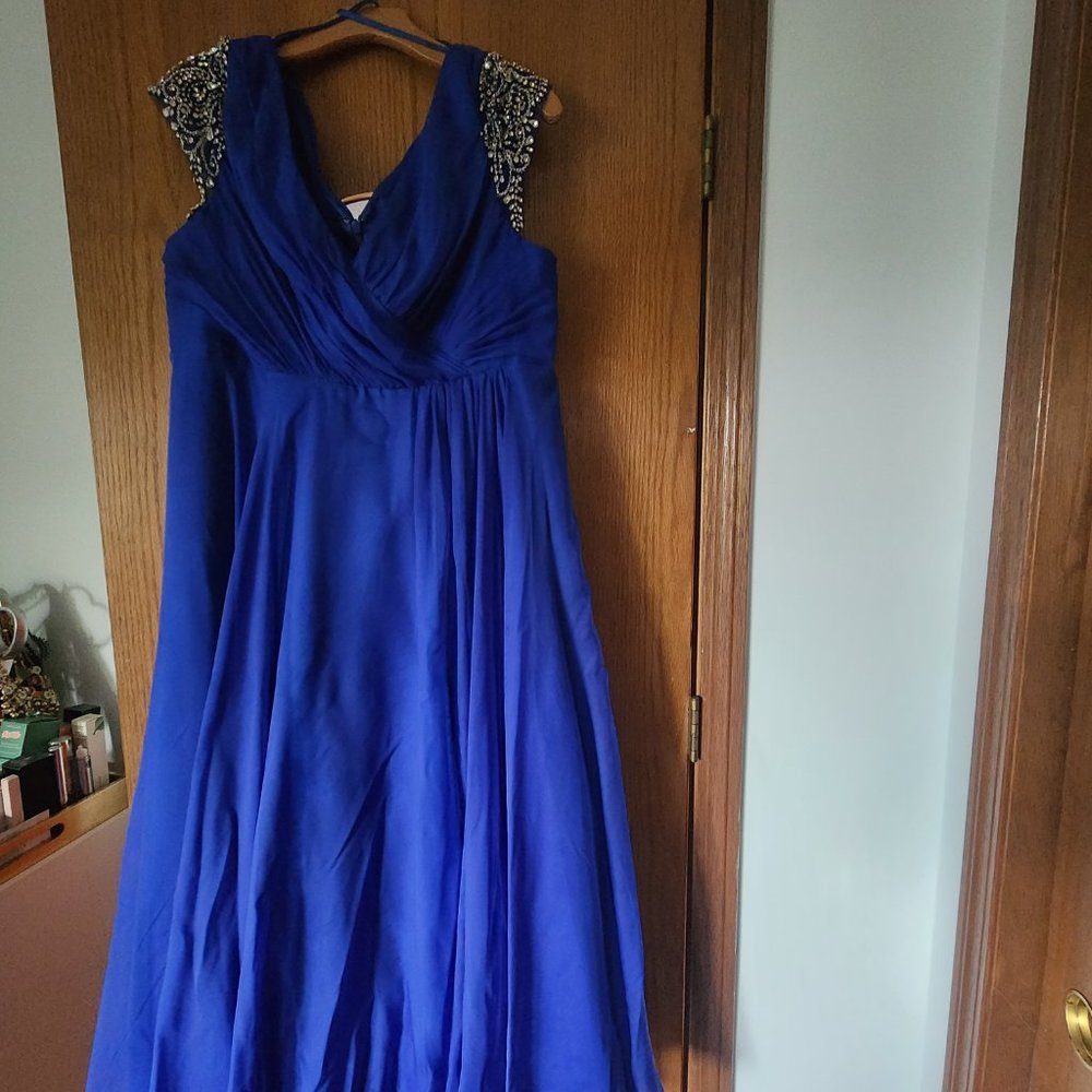 Mac Duggal Dress - Picture 2 of 7